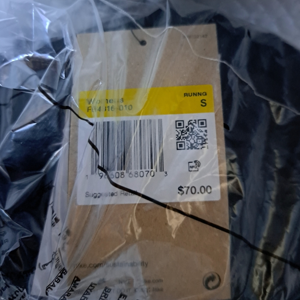 Final Price Women's Nike Sports Top NWT, Reasonable Offers Accepted... - Picture 2 of 5